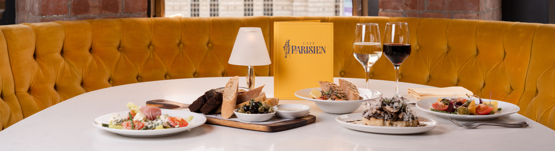 parisien table shoot